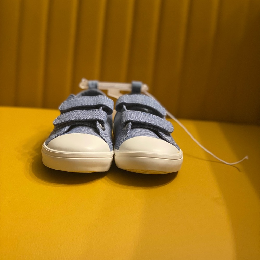 Toddler Girl Sneakers Size 8
